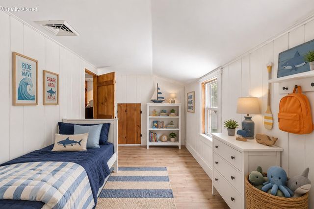 35 Walnut Street, Hyannis, MA 02601