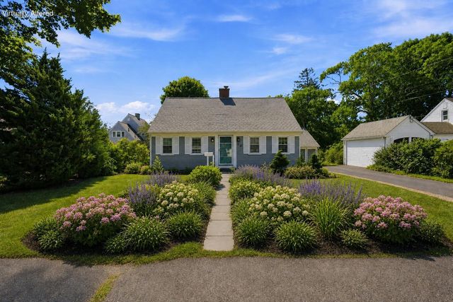 35 Walnut Street, Hyannis, MA 02601
