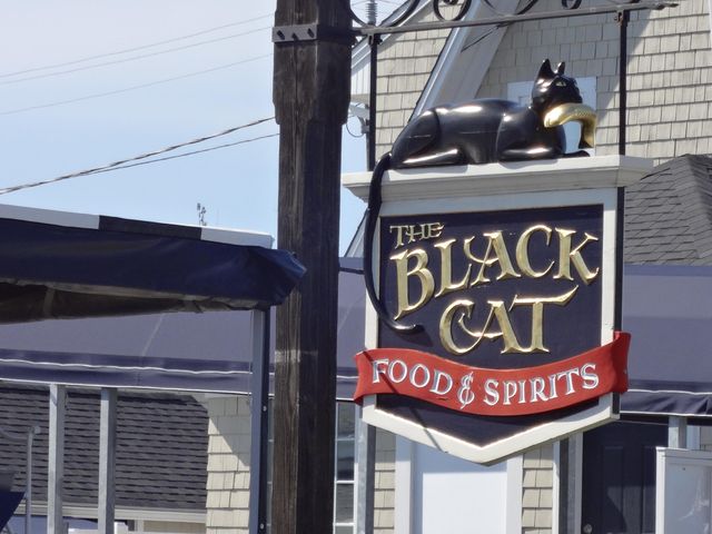 35 Walnut Street, Hyannis, MA 02601
