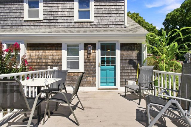 35 Walnut Street, Hyannis, MA 02601