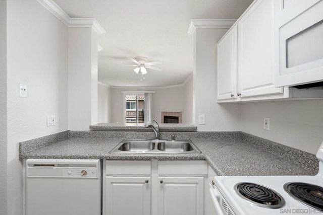 7425 Charmant 2902, San Diego, CA 92122