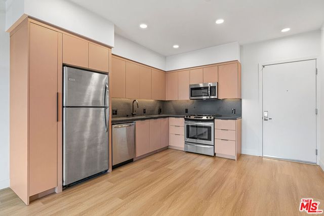 10601 Washington Boulevard 328, Culver City, CA 90232