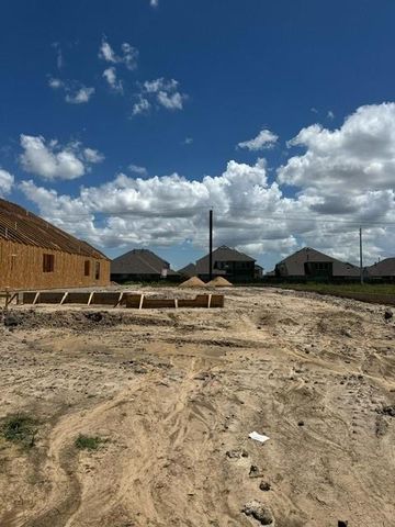 717 Eagle Ford Lane, League City, TX 77573