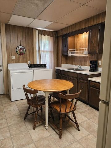 2024 7th Ave, Beaver Falls, PA 15010