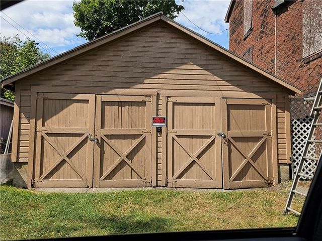 2024 7th Ave, Beaver Falls, PA 15010