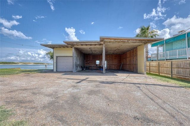100 Bayshore Dr, Ingleside On The Bay, TX 78362