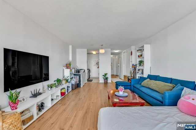 7002 Boulevard East 26C, Guttenberg, NJ 07093