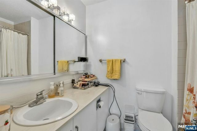 7002 Boulevard East 26C, Guttenberg, NJ 07093