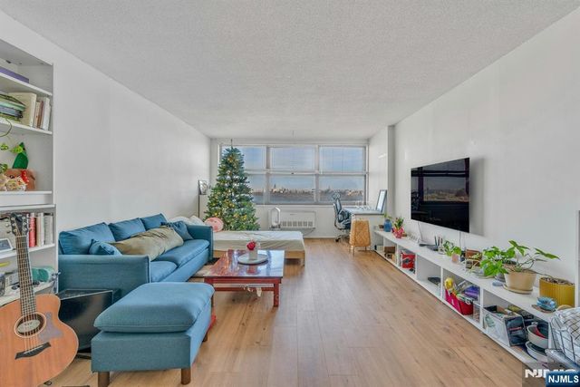 7002 Boulevard East 26C, Guttenberg, NJ 07093