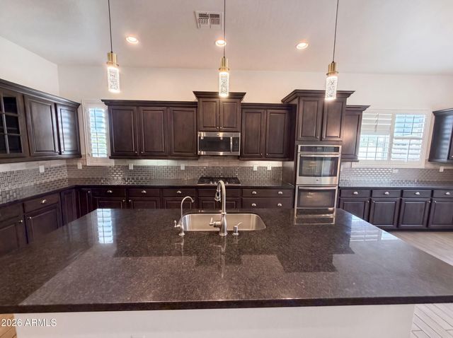 7420 W CRABAPPLE Drive, Peoria, AZ 85383