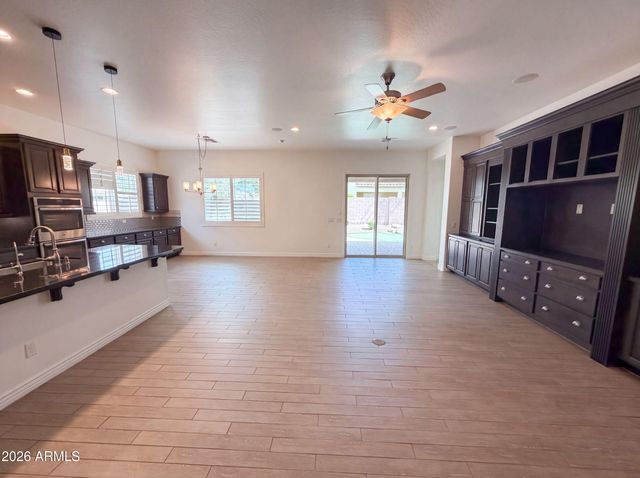 7420 W CRABAPPLE Drive, Peoria, AZ 85383