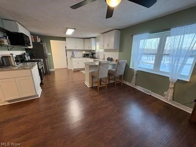 3915 Orchardview Drive SE, East Canton, OH 44730