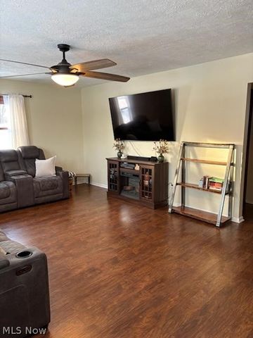 3915 Orchardview Drive SE, East Canton, OH 44730