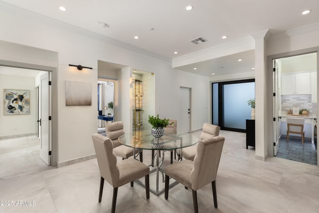 8402 E HEATHERBRAE Drive, Scottsdale, AZ 85251