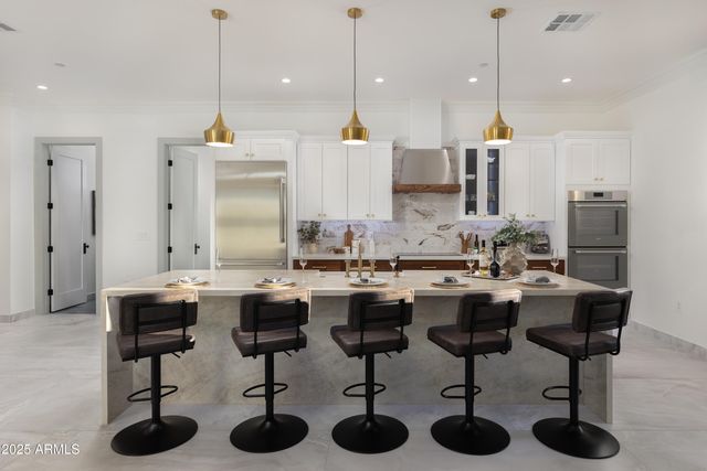 8402 E HEATHERBRAE Drive, Scottsdale, AZ 85251