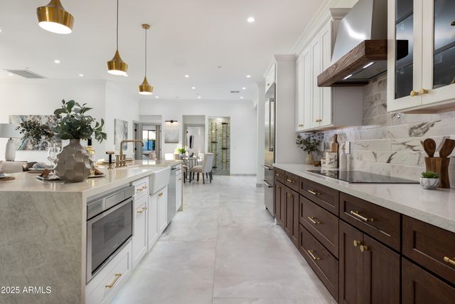 8402 E HEATHERBRAE Drive, Scottsdale, AZ 85251