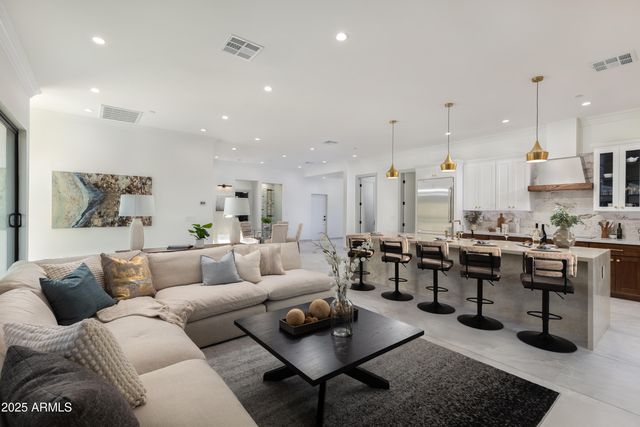 8402 E HEATHERBRAE Drive, Scottsdale, AZ 85251