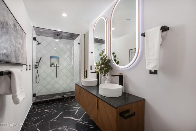 8402 E HEATHERBRAE Drive, Scottsdale, AZ 85251