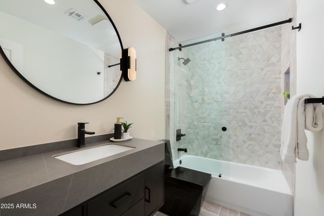 8402 E HEATHERBRAE Drive, Scottsdale, AZ 85251