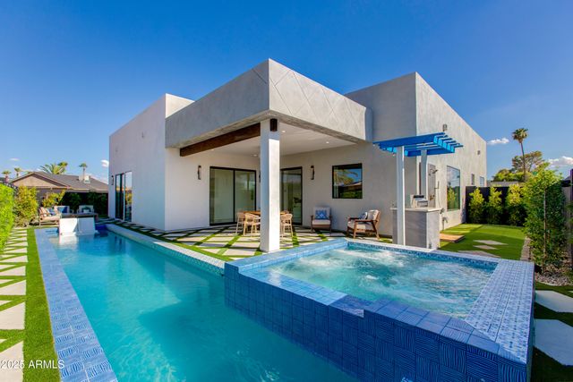 8402 E HEATHERBRAE Drive, Scottsdale, AZ 85251