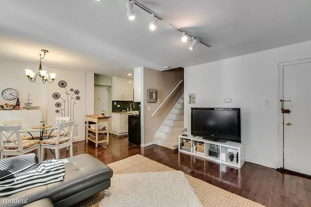 1011 N La Salle Drive 1W, Chicago, IL 60610