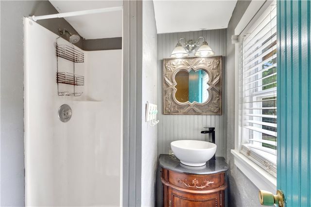 2216 17th Avenue, Vero Beach, FL 32960