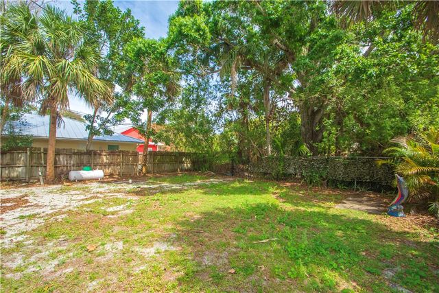 2216 17th Avenue, Vero Beach, FL 32960