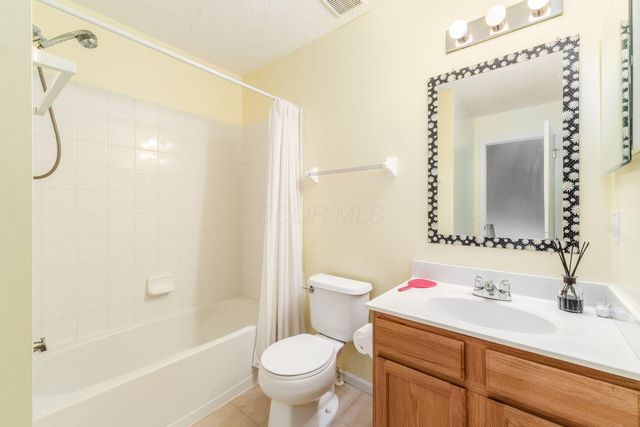 7782 Freesia Street, 229, Blacklick, OH 43004