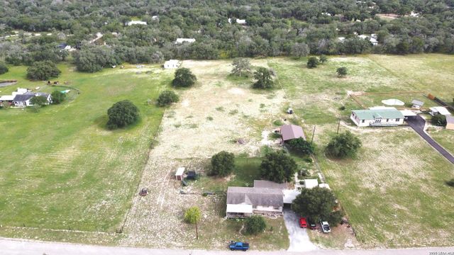 167 RANCH COUNTRY DR, La Vernia, TX 78121