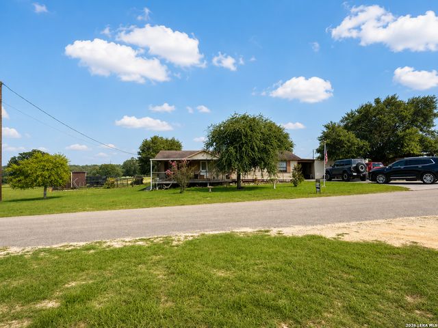 167 RANCH COUNTRY DR, La Vernia, TX 78121