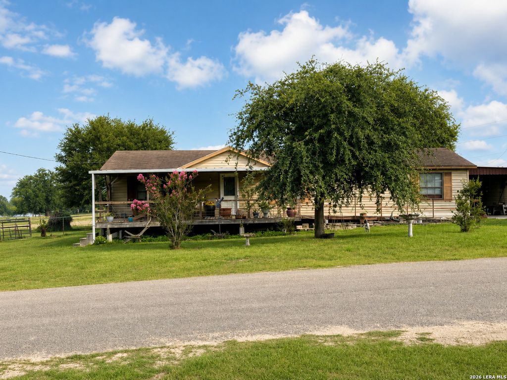 167 RANCH COUNTRY DR, La Vernia, TX 78121