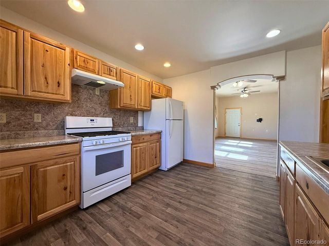 171 Oak St, Burlington, CO 80807