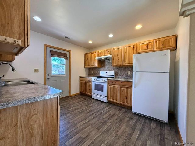 171 Oak St, Burlington, CO 80807