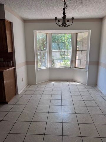 2703 Capistrano Court S, Arlington, TX 76015