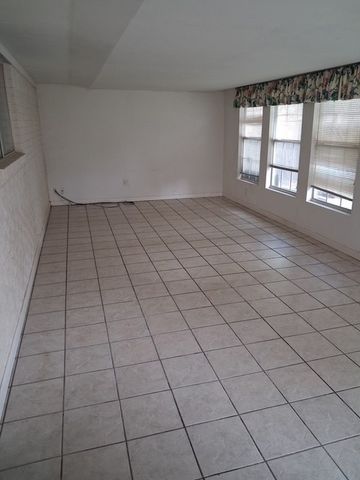 2703 Capistrano Court S, Arlington, TX 76015