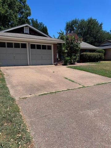 2703 Capistrano Court S, Arlington, TX 76015