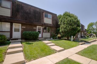 2574 Berkshire Court N 5, Waukegan, IL 60087