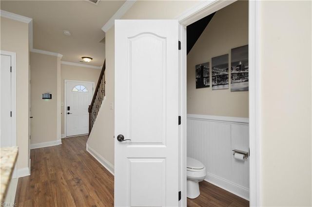 221 Seren DR, Chesapeake, VA 23325