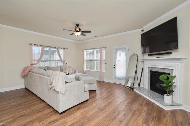 221 Seren DR, Chesapeake, VA 23325