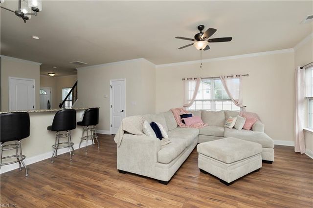 221 Seren DR, Chesapeake, VA 23325