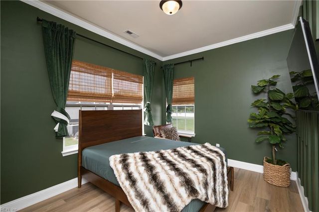 221 Seren DR, Chesapeake, VA 23325