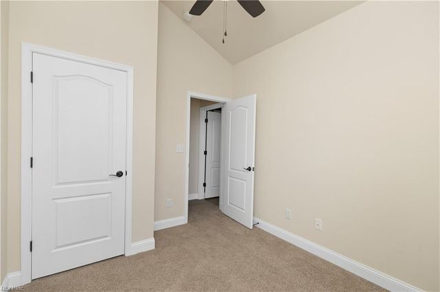 221 Seren DR, Chesapeake, VA 23325