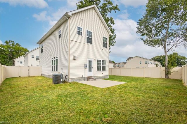 221 Seren DR, Chesapeake, VA 23325