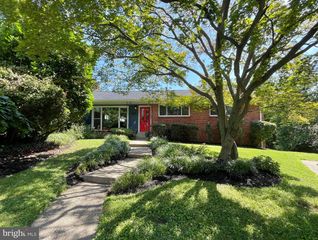 8605 FARRELL CT, Chevy Chase, MD 20815