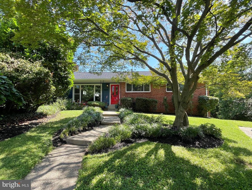 8605 FARRELL CT, Chevy Chase, MD 20815