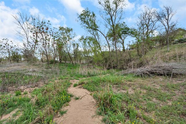 5898 RIVER OAKS DR, Kingsland, TX 78639