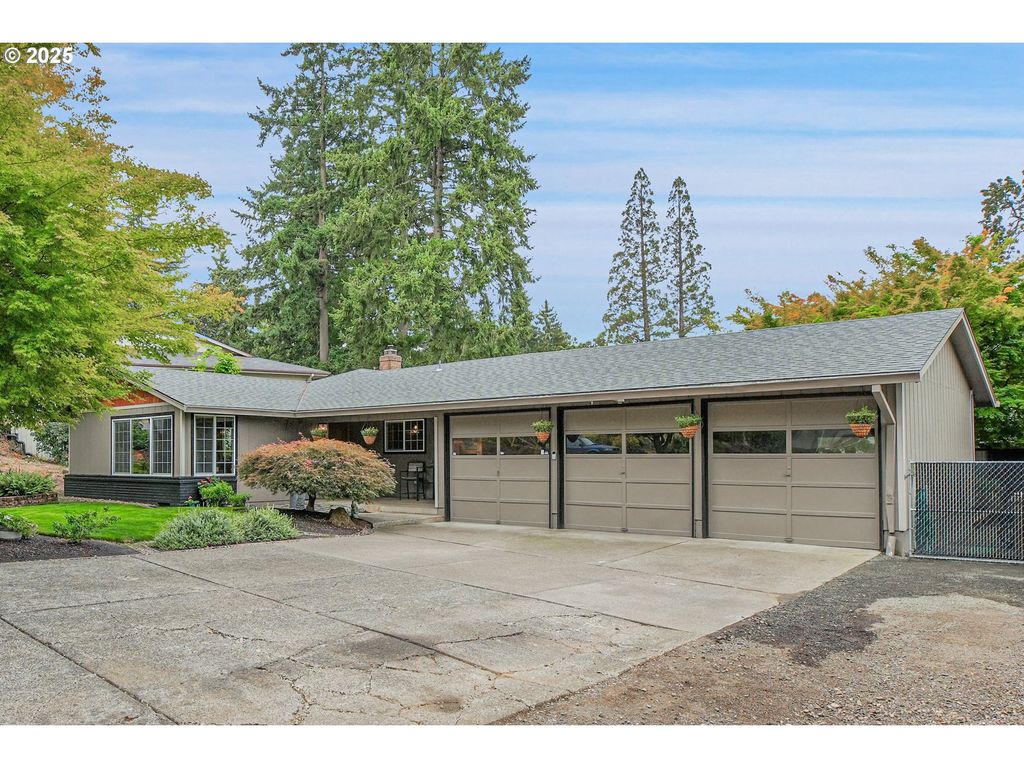 4046 Se HAGER Ln, Milwaukie, OR 97267