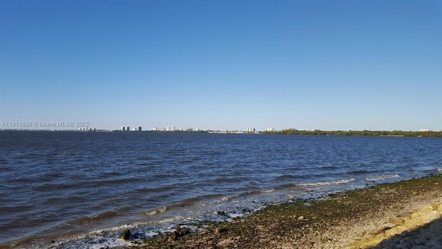 1301 SE Carrington Ct, Port St. Lucie, FL 34952