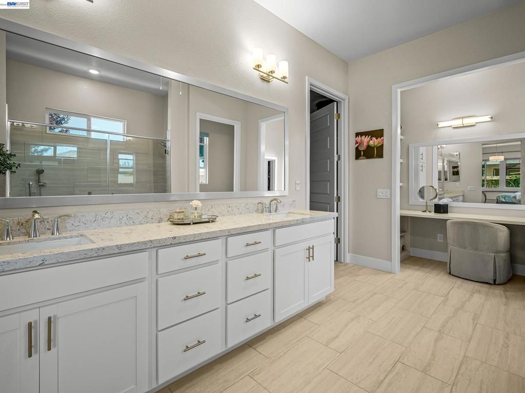 Image 23 of property listing at 3001 Compass Ln, Roseville, CA 95747