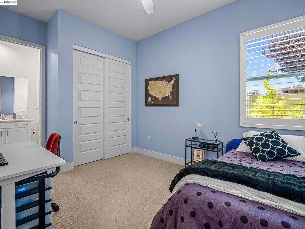 Image 27 of property listing at 3001 Compass Ln, Roseville, CA 95747